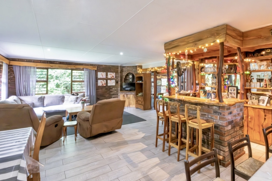 5 Bedroom Property for Sale in Fernridge Western Cape